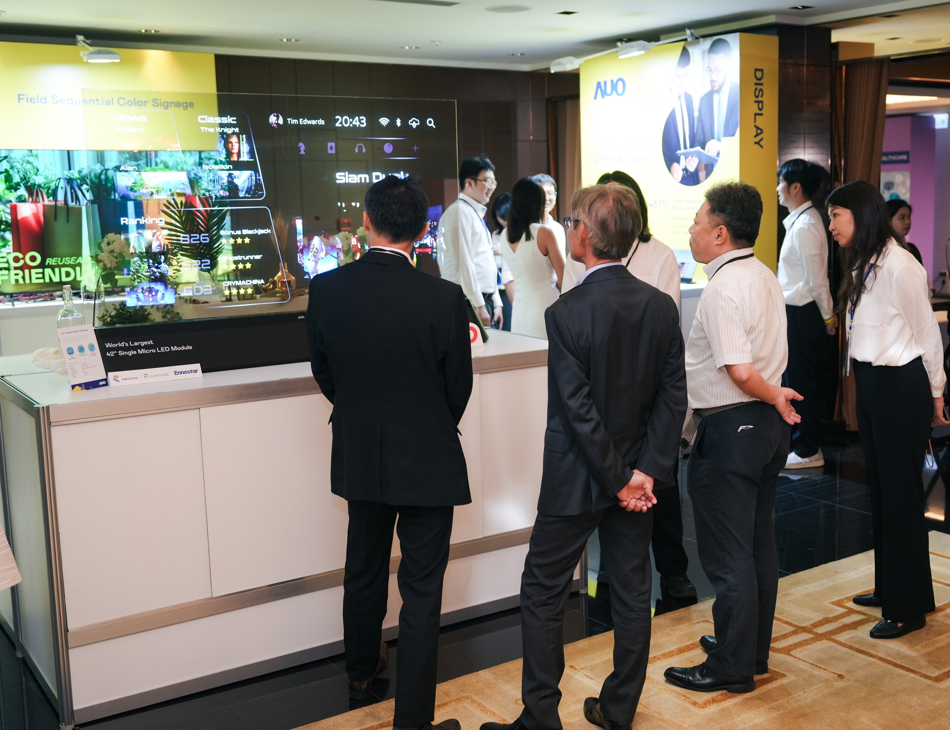 現場亦規劃多項技術產品展示，涵蓋材料、設計到系統整合，讓與會夥伴見證友達技術深度與前瞻視野帶來的共創可能性