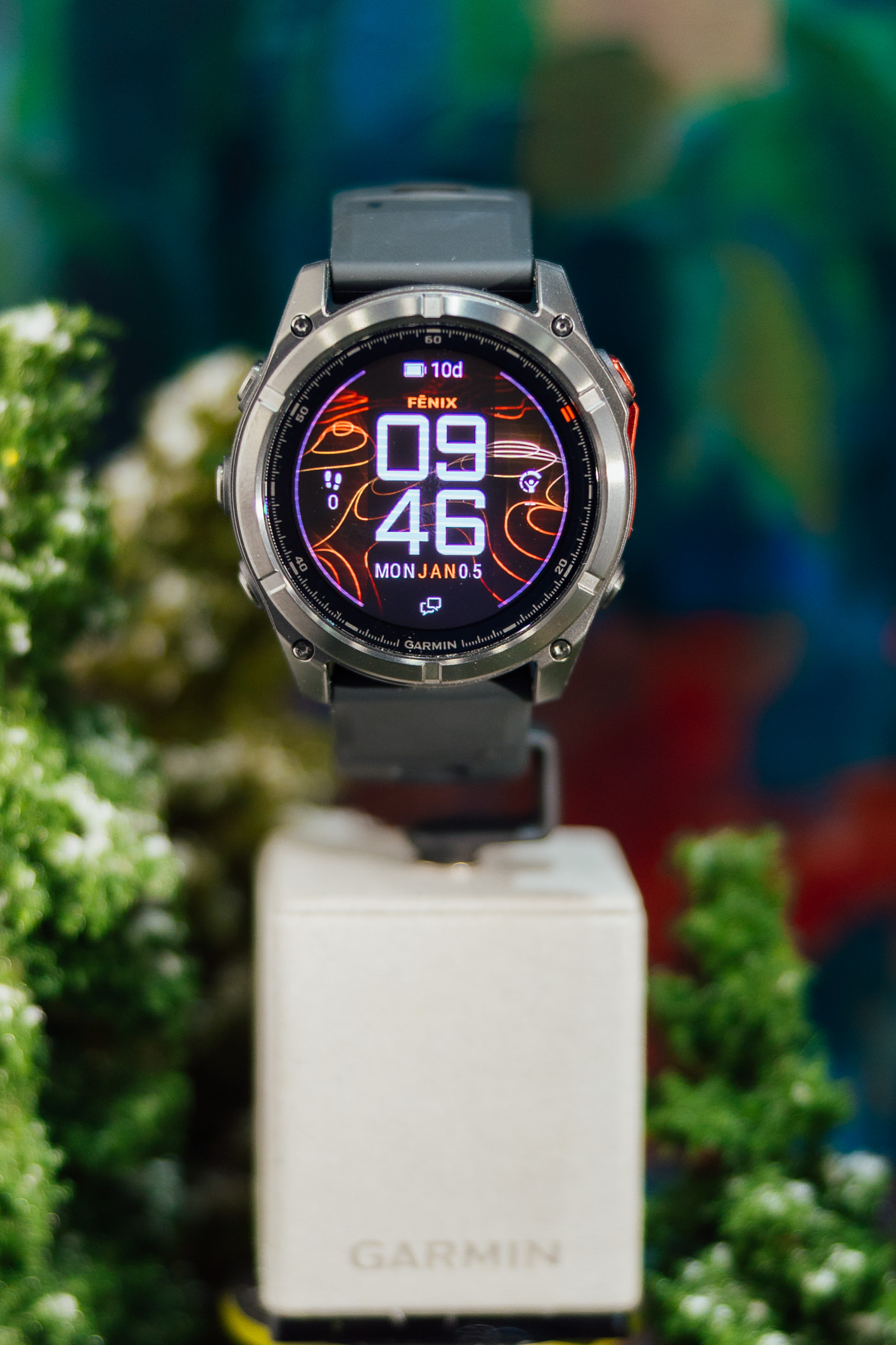 現場同步展出友達攜手Gamin推出的全球首款Micro LED智慧手錶&mdash;&mdash;fēnix 8 Pro MicroLED，具備超高亮度與細膩畫質，即使在強烈日照下亦能清晰顯示，滿足戶外運動及時尚生活的多元需求。